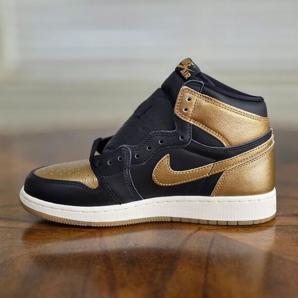 Nike Air Jordan 1 Retro Hi OG Black Metallic Gold FD1437-071 GS 6Y Women's 7.5 - Picture 9 of 14